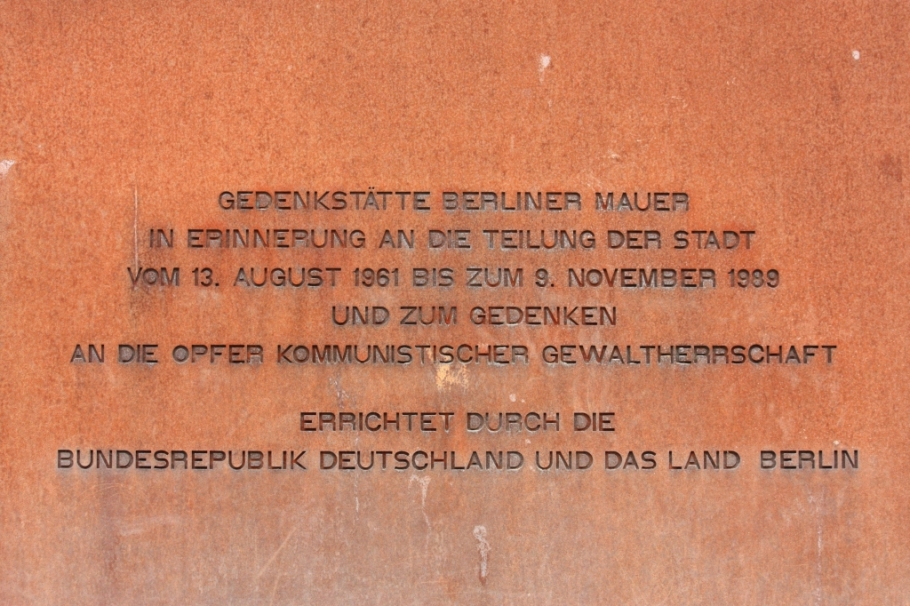 Memorial plaque, Berlin Wall Memorial at Bernauer Strasse