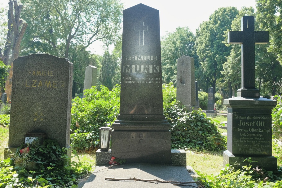 Familie Munk, Josef Stefan, Wiener Zentralfriedhof, Vienna Central Cemetery, Vienna, Wien, Austria, Oesterreich, fotoeins.com