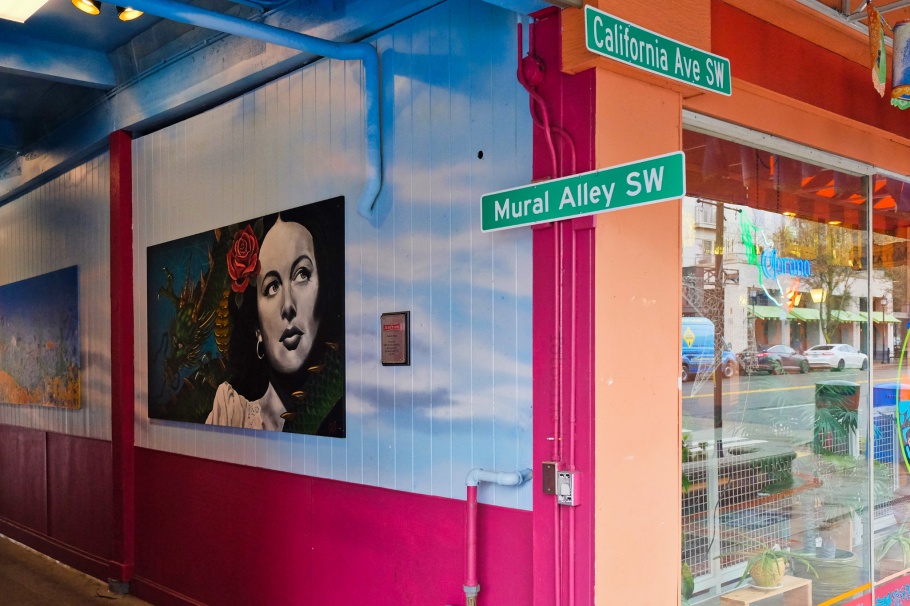 Mural Alley SW, The Junction, West Seattle, Seattle, Washington, USA, fotoeins.com