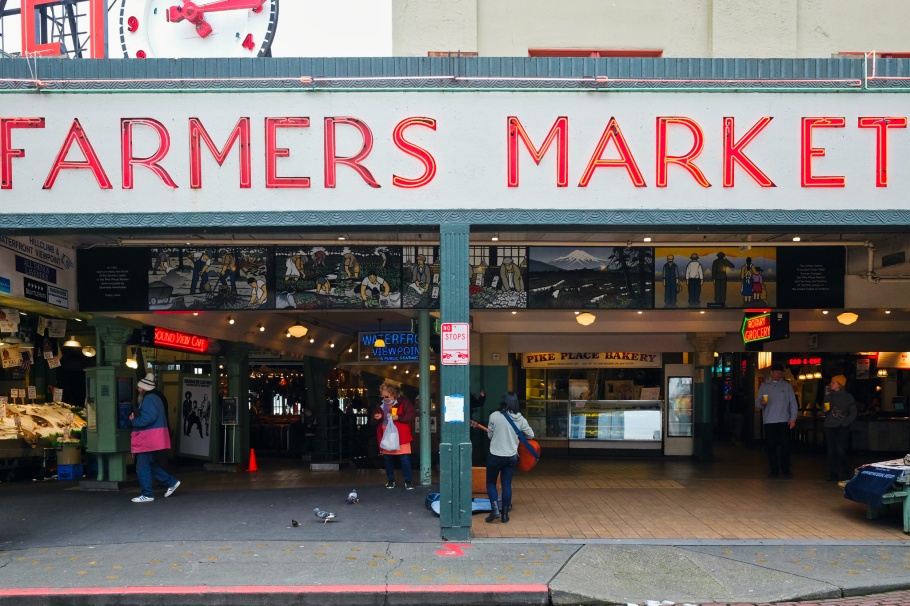 Pike Place Market, Pike Place Farmers Market, Pike Place, Seattle, Washington, USA, fotoeins.com