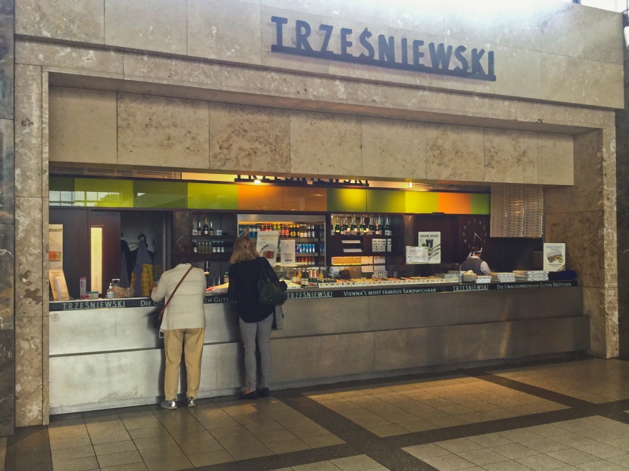 Trześniewski, Westbahnhof, Wien, Vienna, Austria, Österreich, fotoeins.com